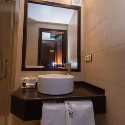Lavabo del baño de una habitación del Gran Hotel Paraíso
