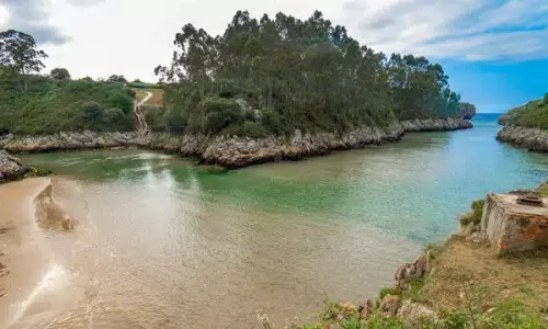 Imagen panorámica de la playa de Guadamía.