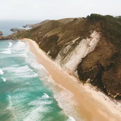 Imagen aérea de la playa de San Antolín