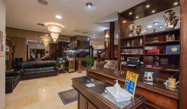 Recepción del Gran Hotel Paraíso