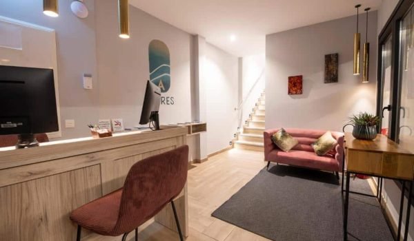 Recepción del Hotel A Mares.