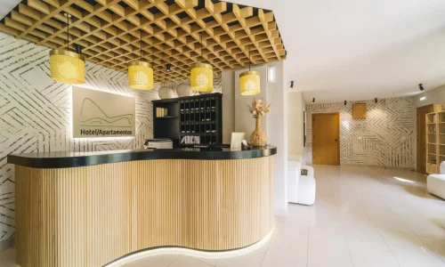 recepcion-hotel-miracielos