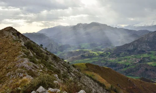 Vistas desde la ascensión al Pico Benzúa.
