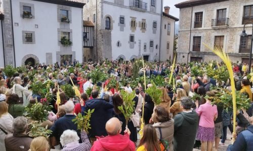 Imagen que se vivirá durante la Semana Santa en Llanes 2026