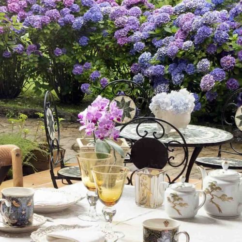 Terraza en la parte trasera del Hotel Rural Arpa de Hierba.