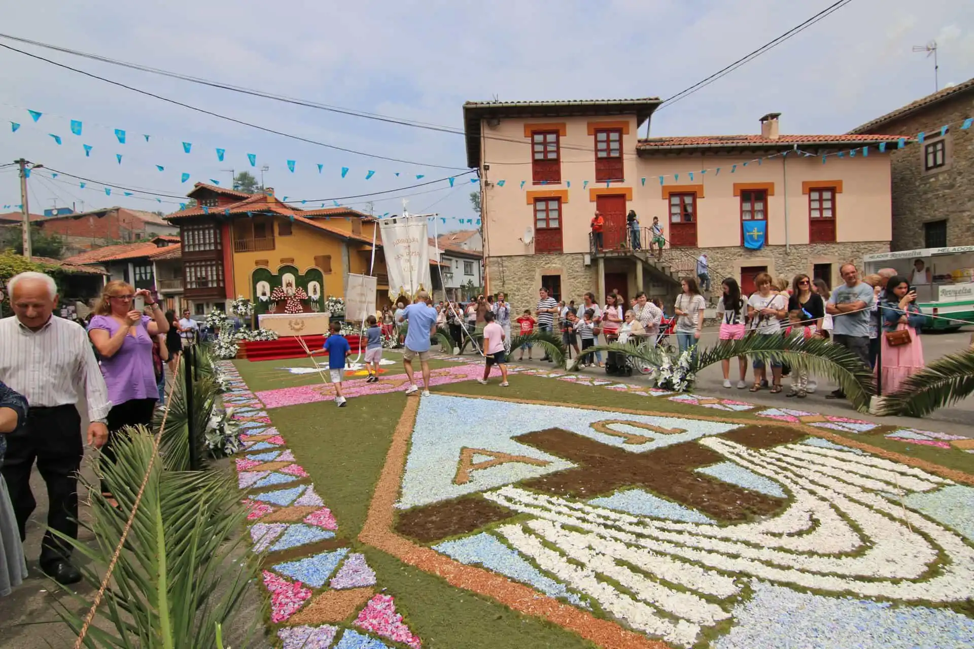 alfombras florales de cue La Sacramental de Cue