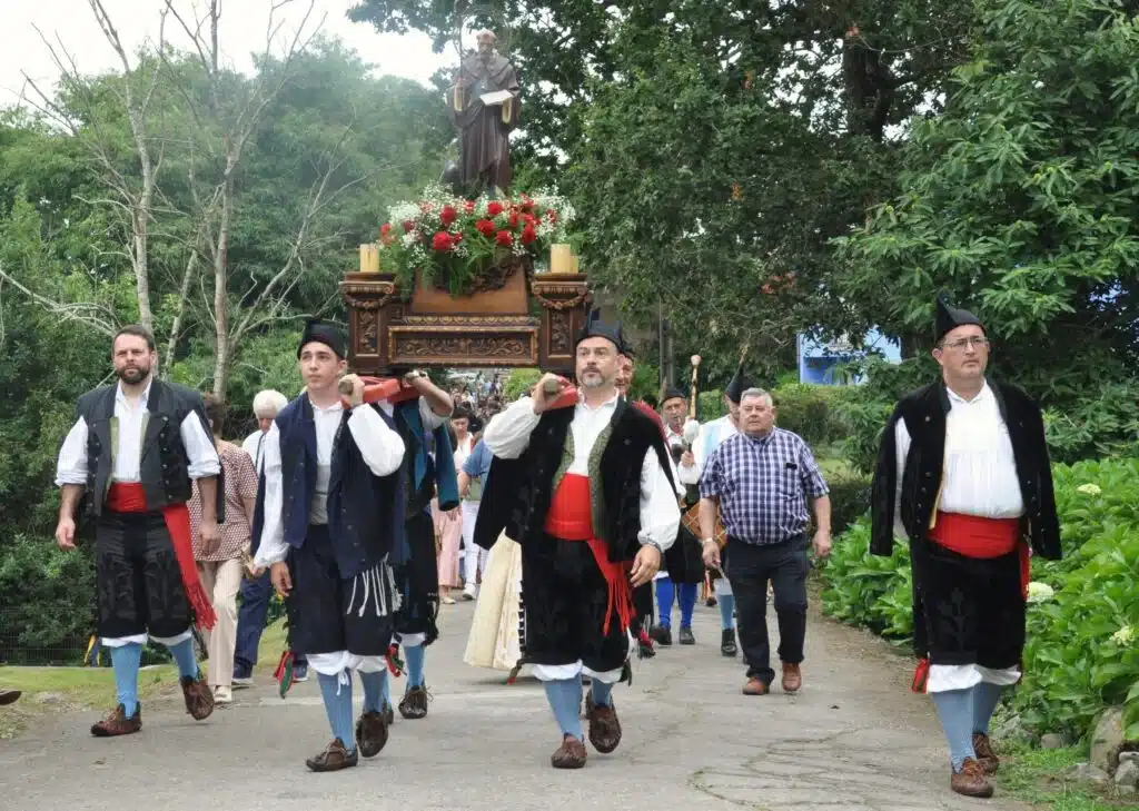 Fiesta de San Antoniu en Villahormes